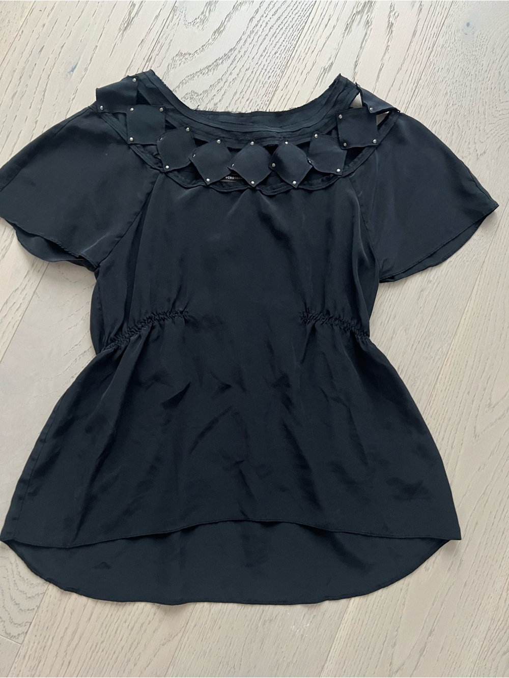 100% SILK BCBG Classic Black Short-Sleeve Women's Top with Embellished Neckline